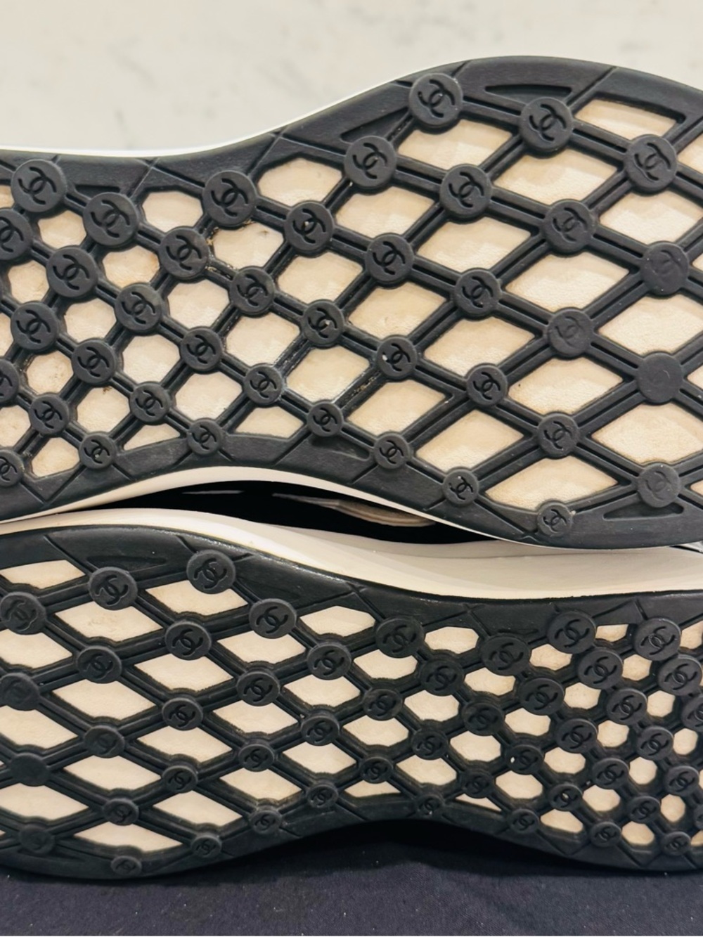 Chanel CC Logo Sneakers Black & White Leather Mesh Trainers Size 37.5 / US 7.5 - Picture 15 of 15